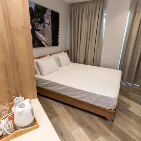 Titania Hotel Sarande Exterior photo
